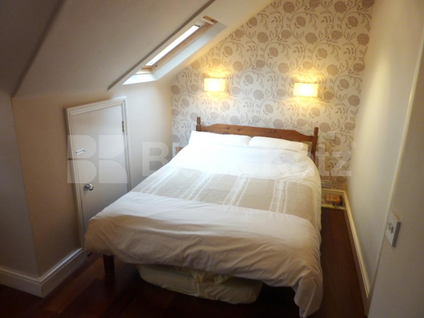 			FANTASTIC LARGE VICTORIAN FAMILY HOME!, 5 Bedroom, 1 bath, 1 reception House			 Shaftesbury Road, ARCHWAY/CROUCH END